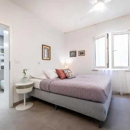 Apartment Pretty *