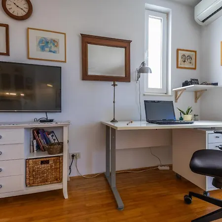 Pretty Apartment *