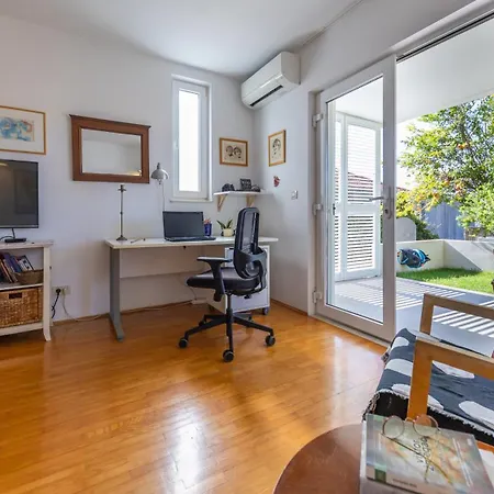 Apartment Pretty