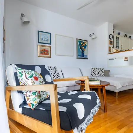 Pretty Apartment *